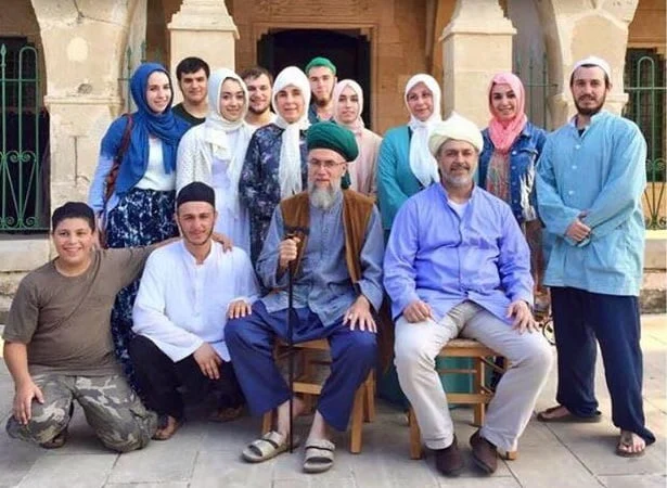 Scheich Muhammad und Scheich Bahauddin mit Familien