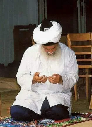 Scheich Nazim - betend